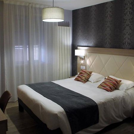 Reyssouze Logis Hotel Les Platanes מראה חיצוני תמונה