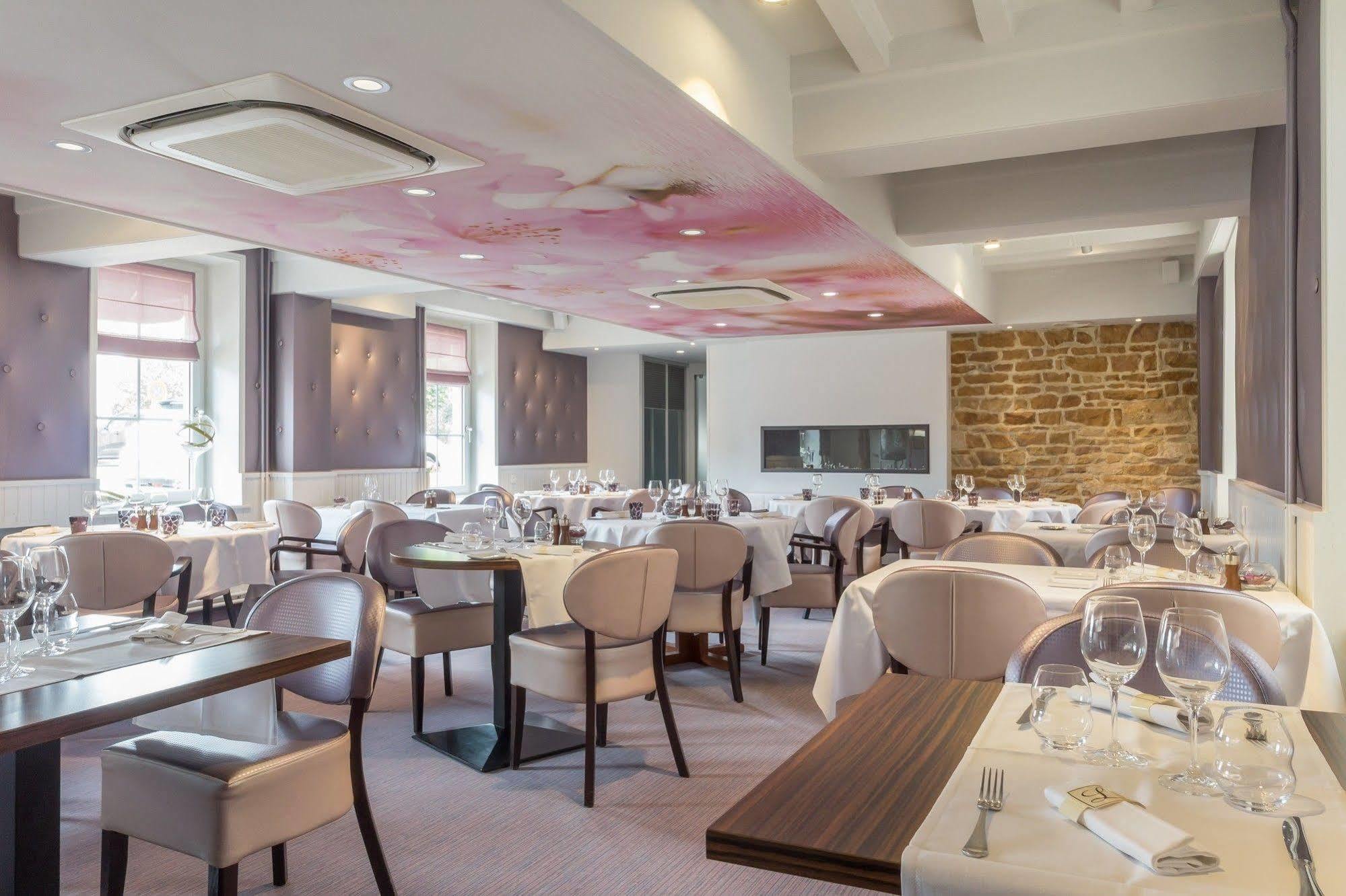 Reyssouze Logis Hotel Les Platanes מראה חיצוני תמונה