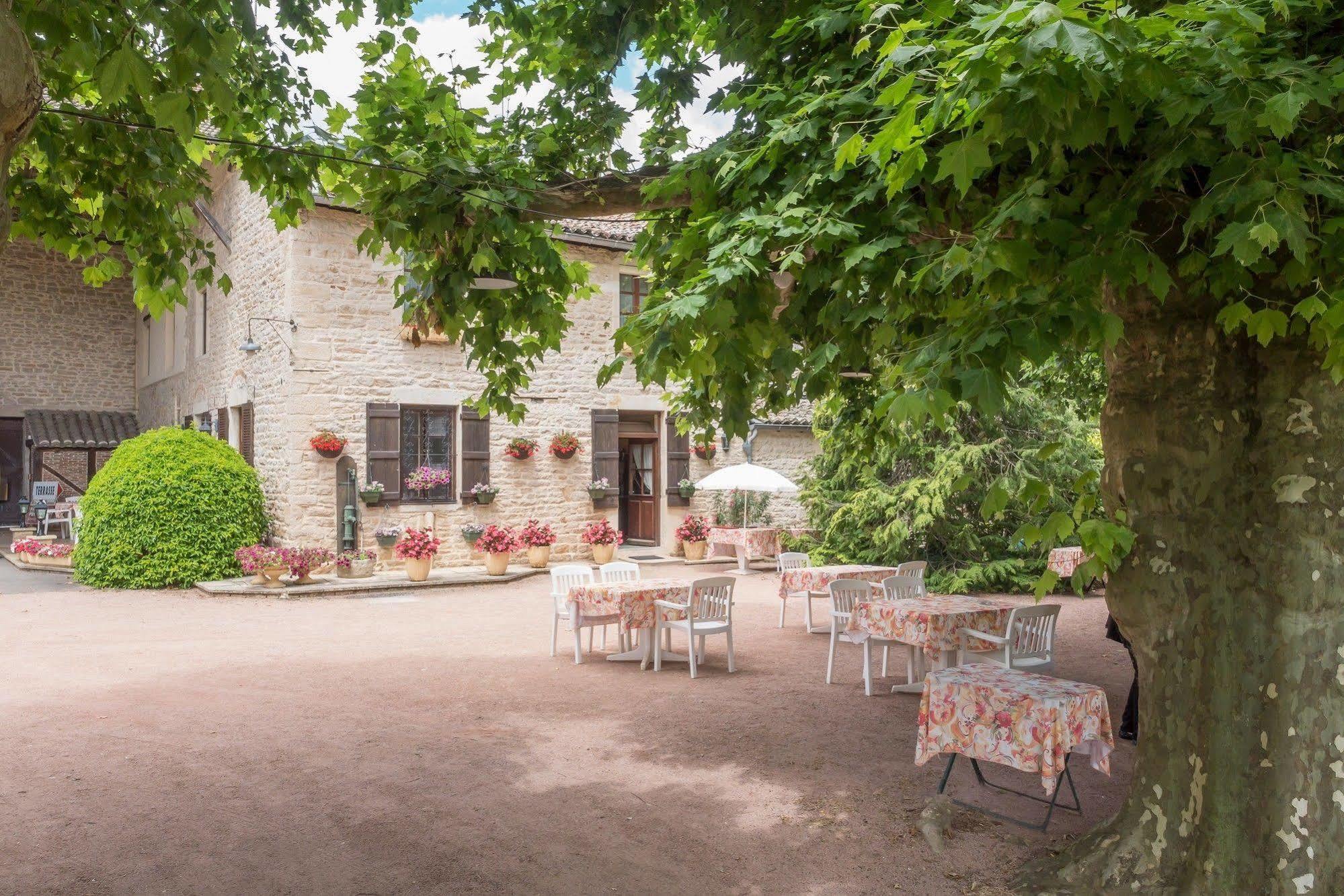 Reyssouze Logis Hotel Les Platanes מראה חיצוני תמונה